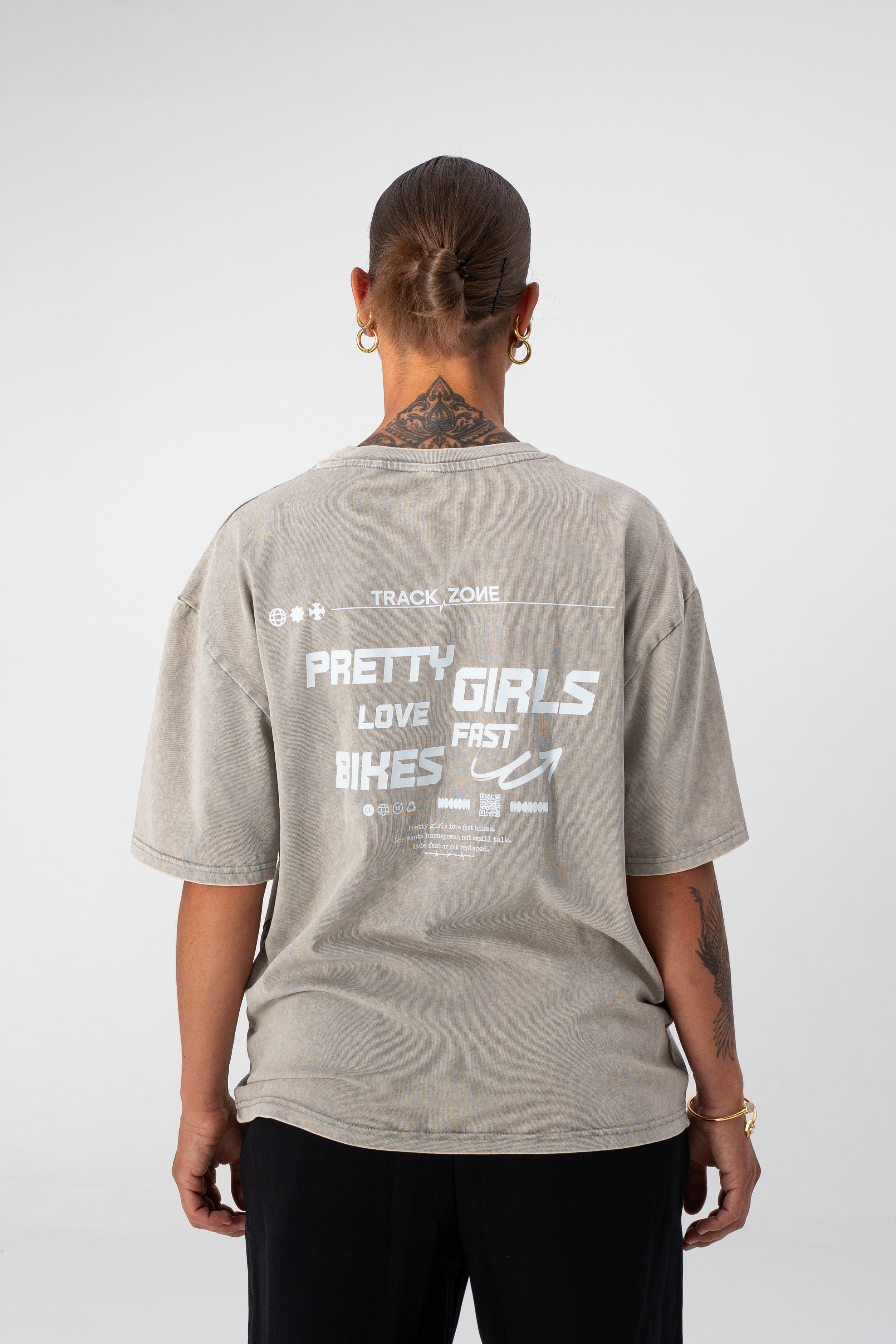 PRETTY GIRLS TEE